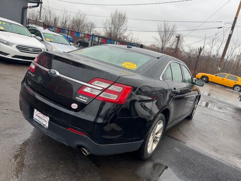Used 2016 Ford Taurus SEL image 3