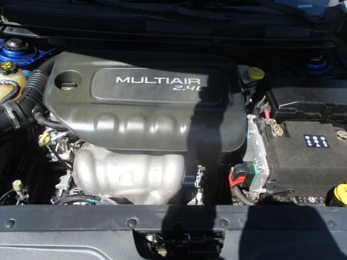 Used 2015 Chrysler 200 Limited image 14