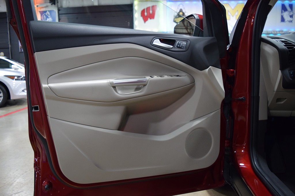 Used 2017 Ford Escape Titanium FWD image 30