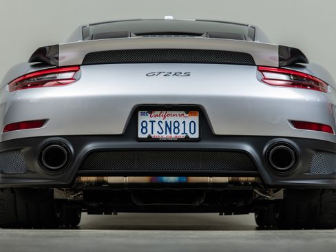 Used 2018 Porsche 911 GT2 RS image 7
