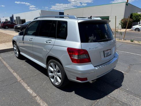 Used 2010 Mercedes-Benz GLK 350 4MATIC image 4