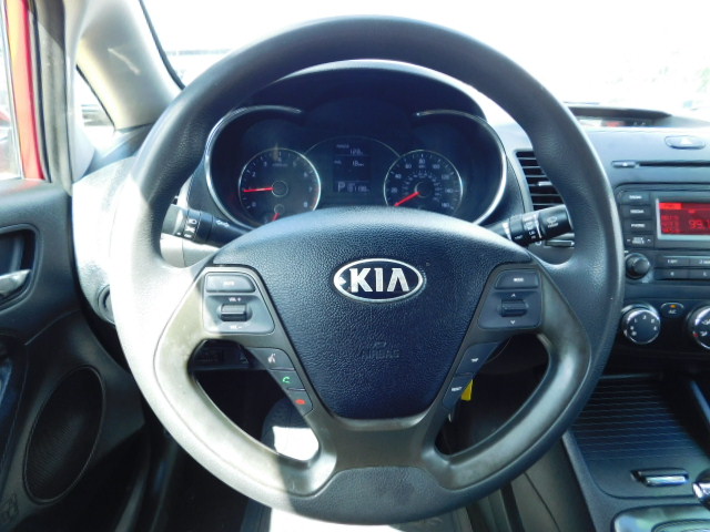 Used 2016 Kia Forte LX Sedan FWD image 13