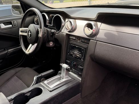 Used 2005 Ford Mustang GT RWD image 10
