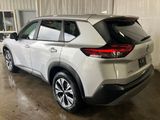 Used 2023 Nissan Rogue SV image 3