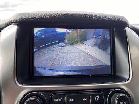 Used 2020 Chevrolet Suburban LT image 12