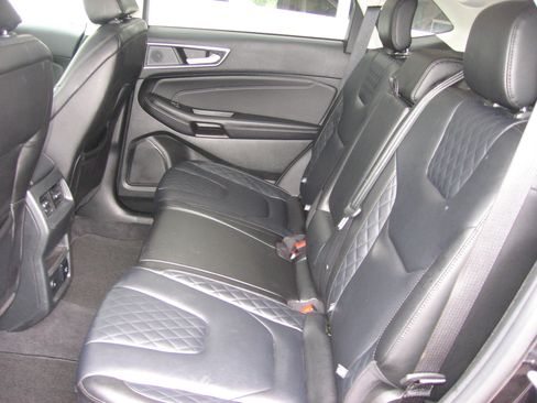 Used 2024 Ford Edge Titanium image 7