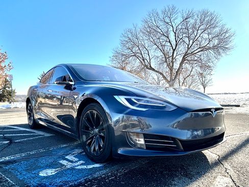 Used 2018 Tesla Model S 75D image 1