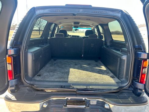 Used 2001 Chevrolet Suburban 2WD image 13