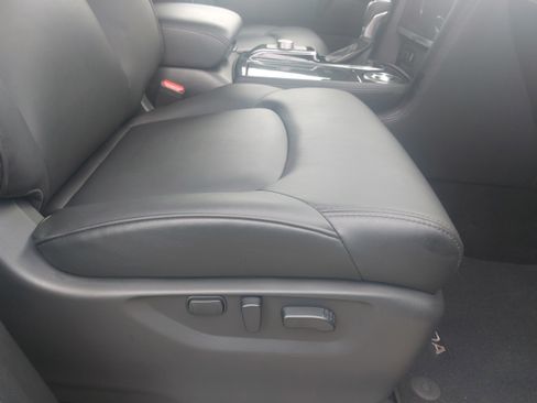 Used 2023 Nissan Armada SV image 28