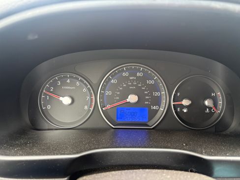 Used 2011 Hyundai Santa Fe GLS image 15