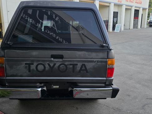 Used 1988 Toyota Pickup Deluxe image 34