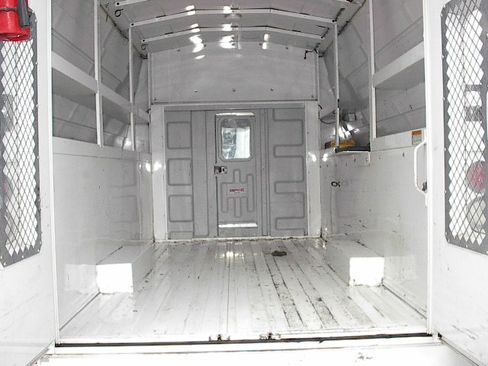 Used 2015 Chevrolet Express 3500 image 18