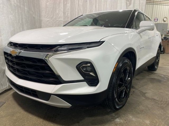 Used 2025 Chevrolet Blazer FWD LT w/ 2LT image 5