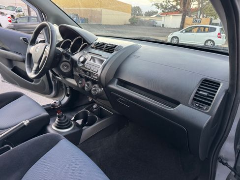 Used 2008 Honda Fit Sport image 25