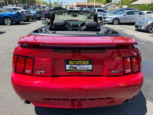 Used 2001 Ford Mustang GT Convertible RWD image 27