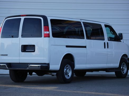 Used 2021 Chevrolet Express 3500 LT image 6
