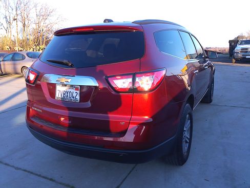 Used 2017 Chevrolet Traverse LT image 4