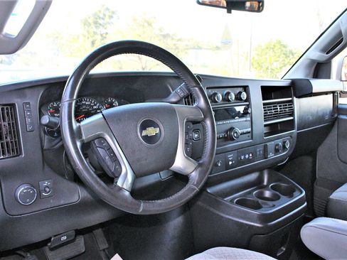Used 2019 Chevrolet Express 3500 LT image 13