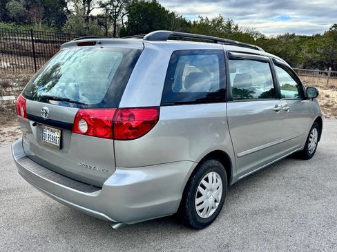 Used 2008 Toyota Sienna XLE Limited image 8