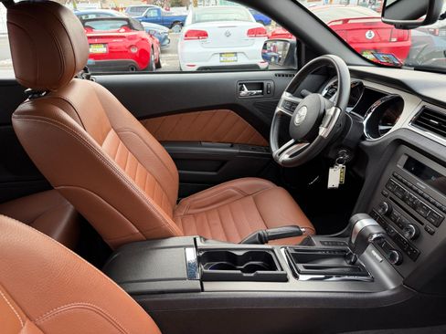 Used 2012 Ford Mustang Premium image 21