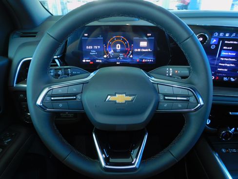 New 2026 Chevrolet Suburban Premier image 36