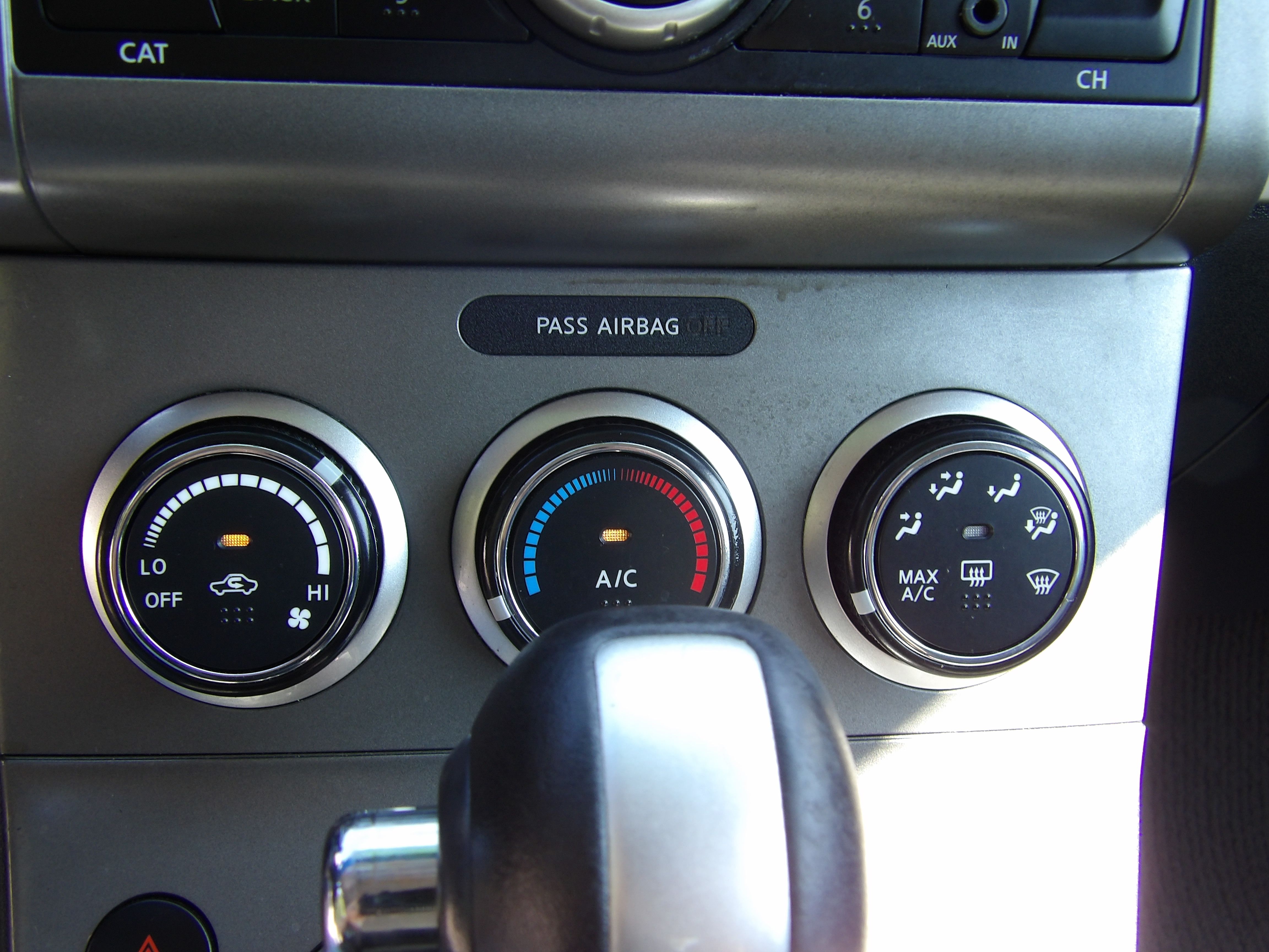 Used 2011 Nissan Sentra Sedan FWD image 10