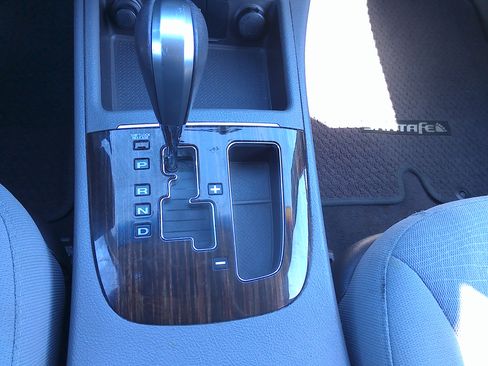 Used 2012 Hyundai Santa Fe GLS image 19