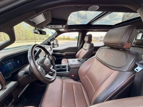 Used 2023 Ford F350 King Ranch AWD/4WD image 10