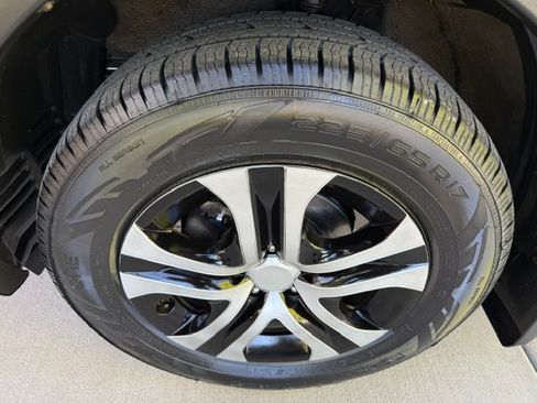 Used 2016 Toyota RAV4 AWD LE image 22