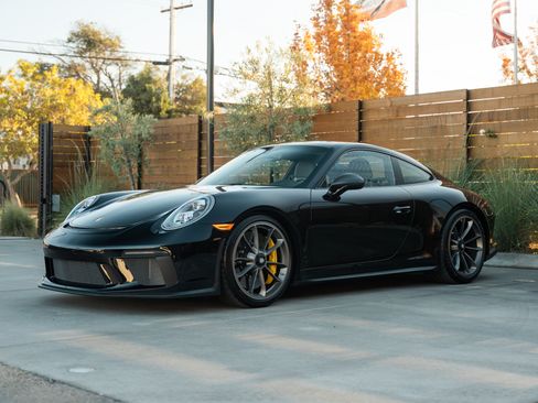Used 2019 Porsche 911 GT3 Touring image 1