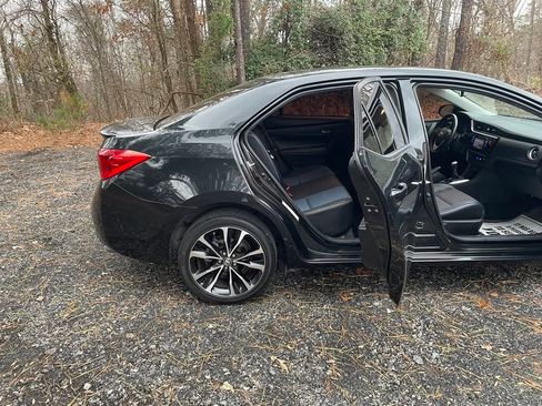 Used 2019 Toyota Corolla SE image 17
