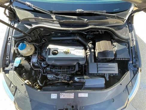 Used 2011 Volkswagen CC Sport image 16