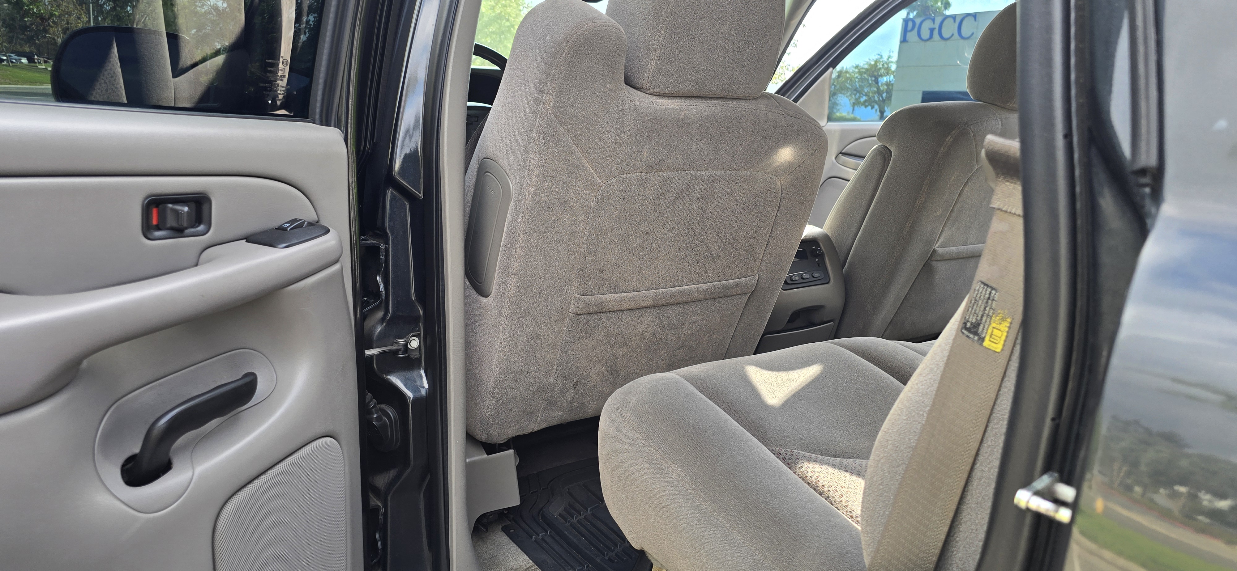 Used 2004 Chevrolet Tahoe 2WD image 36