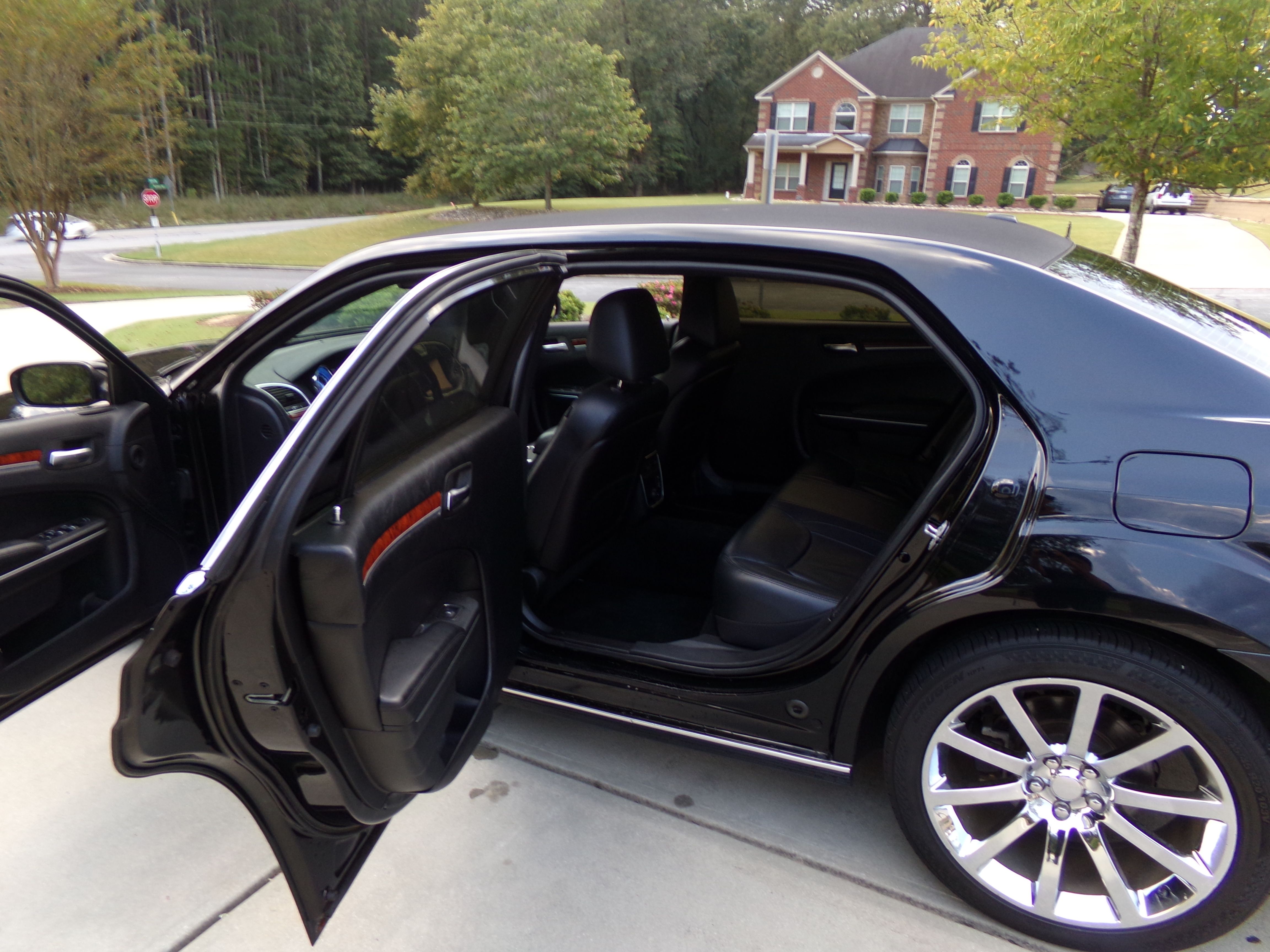 Used 2014 Chrysler 300 S RWD image 24