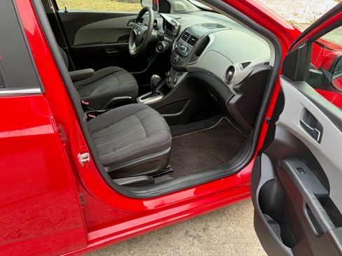Used 2012 Chevrolet Sonic LT image 7