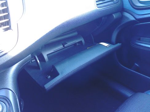 Used 2015 Chrysler 200 S image 18