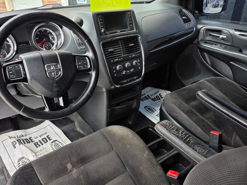 Used 2018 Dodge Grand Caravan SE image 8