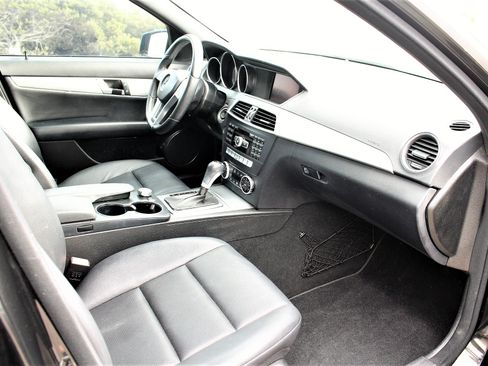 Used 2013 Mercedes-Benz C 250 Sedan image 14