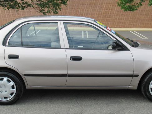 Used 1999 Chevrolet Prizm FWD image 4
