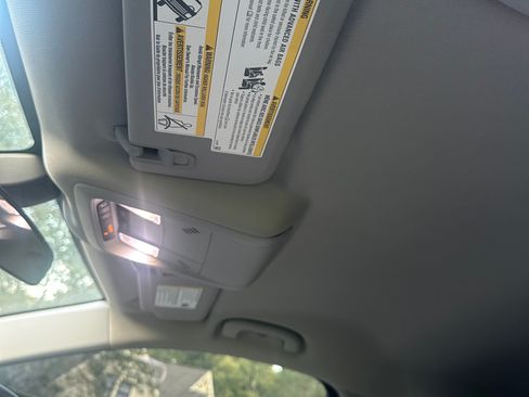 Used 2019 Chevrolet Equinox LS image 43