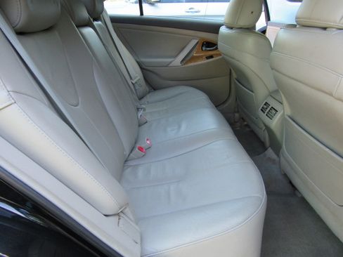 Used 2007 Toyota Camry V6 FWD image 17