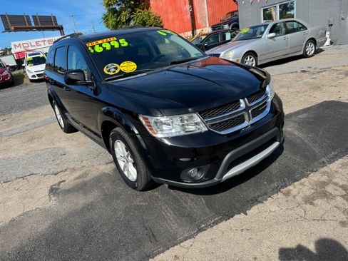 Used 2016 Dodge Journey SXT image 1