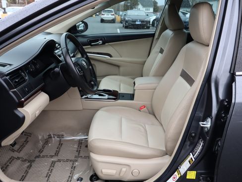 Used 2012 Toyota Camry XLE image 12