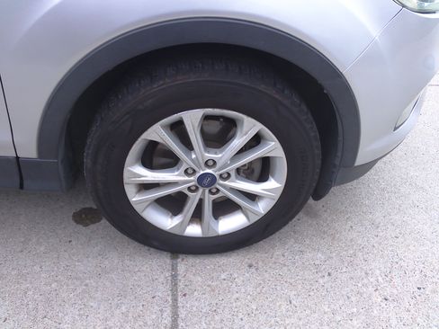 Used 2017 Ford Escape SE FWD image 40