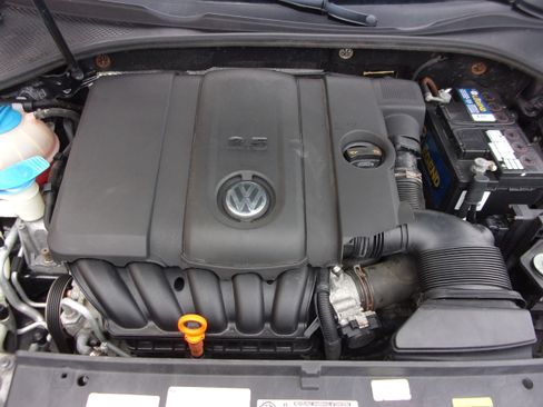 Used 2013 Volkswagen Passat 2.5 S image 13