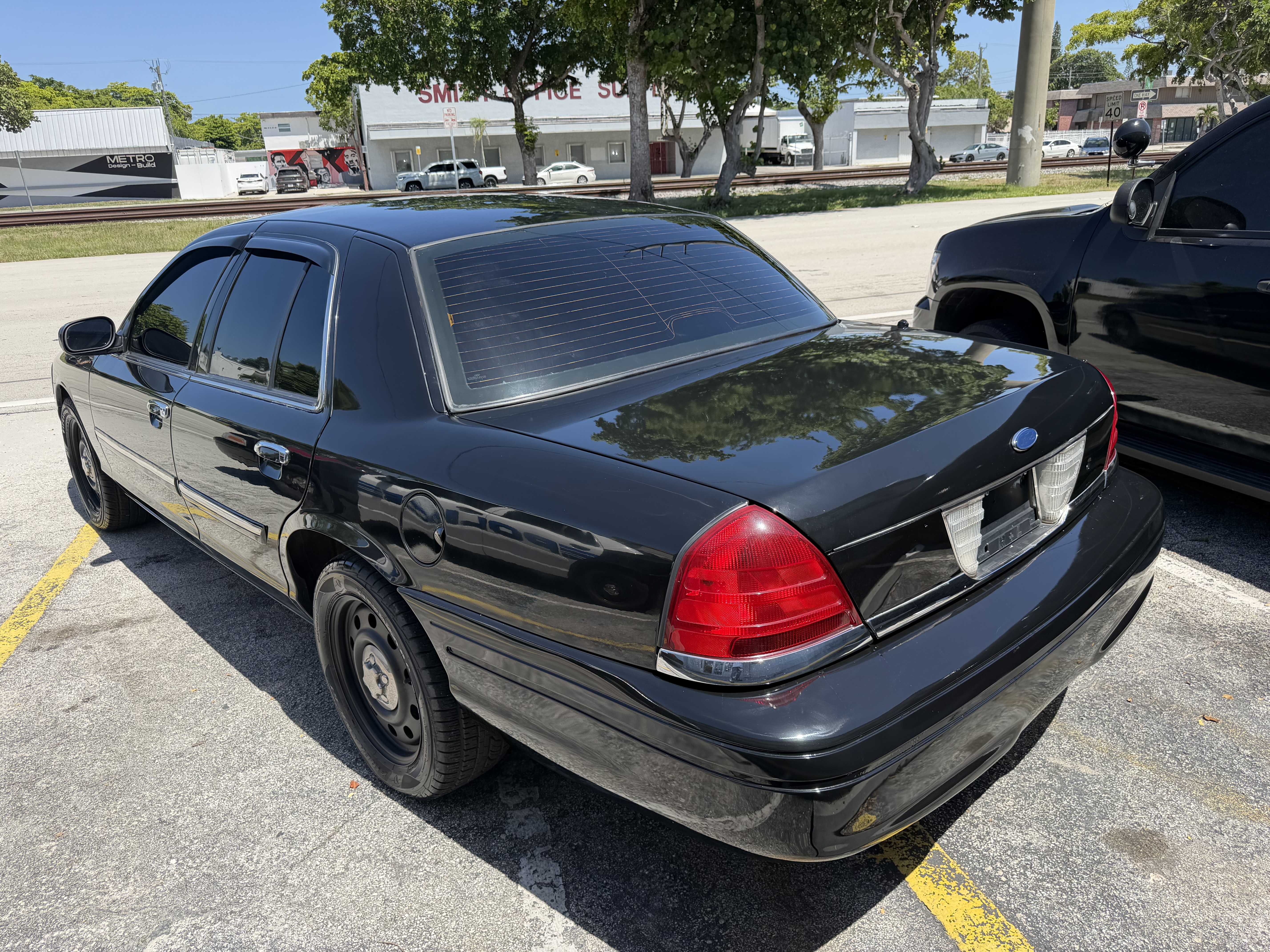 Used 2006 Ford Crown Victoria Police Interceptor RWD image 6