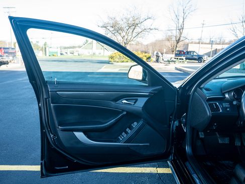 Used 2011 Cadillac CTS image 17