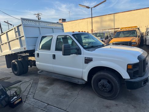 Used 2008 Ford F350 XL image 2