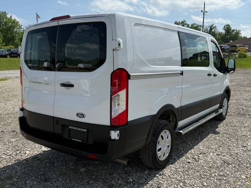 Used 2024 Ford Transit 250 Low Roof RWD image 3