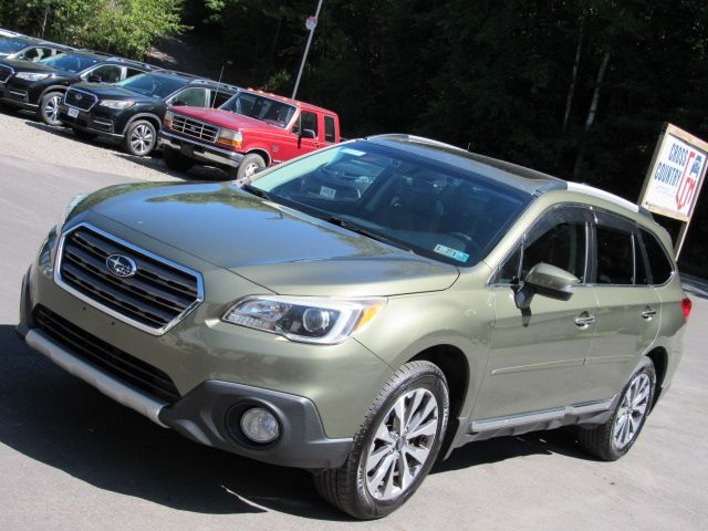 Used 2017 Subaru Outback 2.5i Touring AWD/4WD image 1